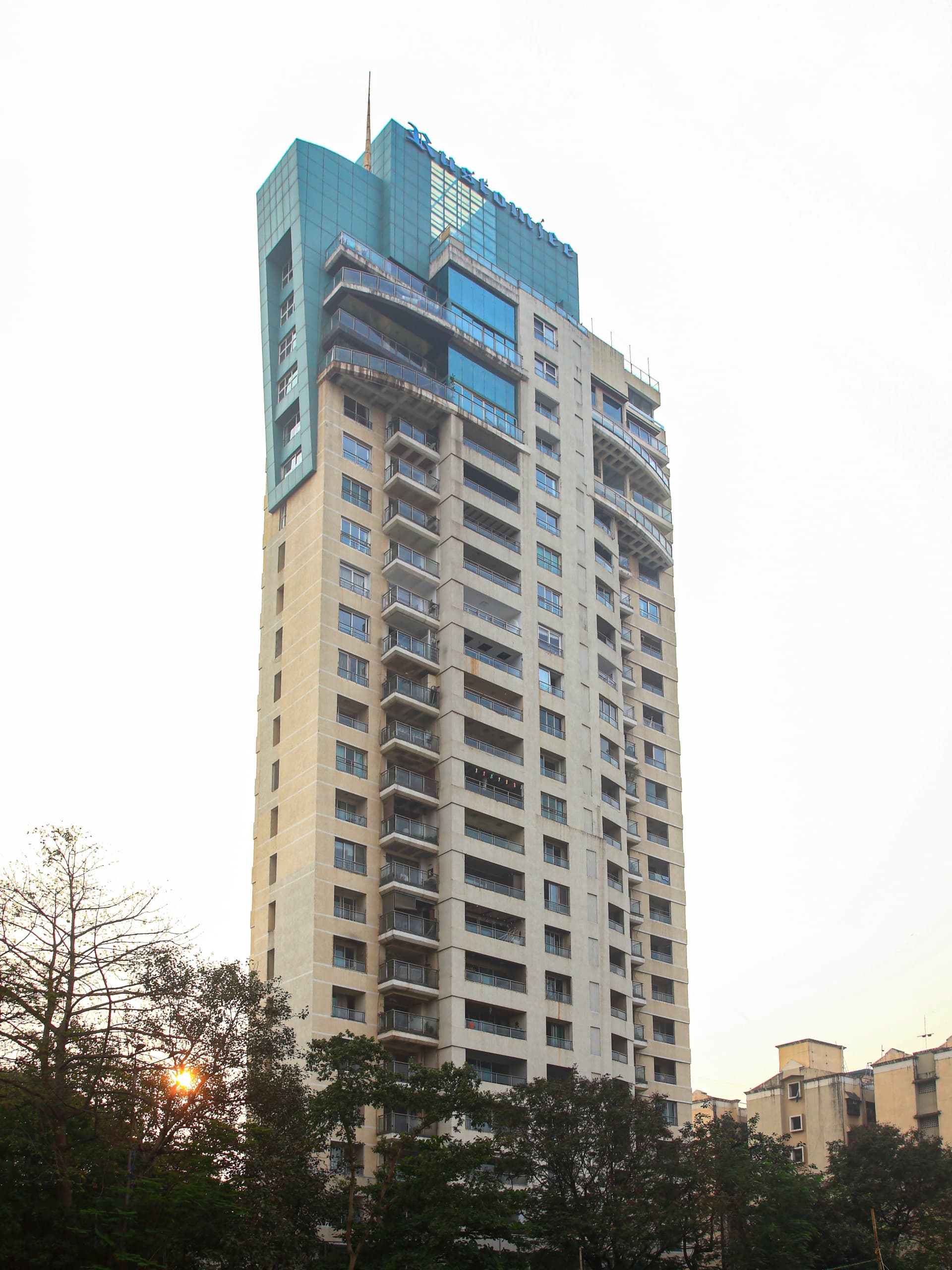  Rustomjee La Sonrisa, Matunga