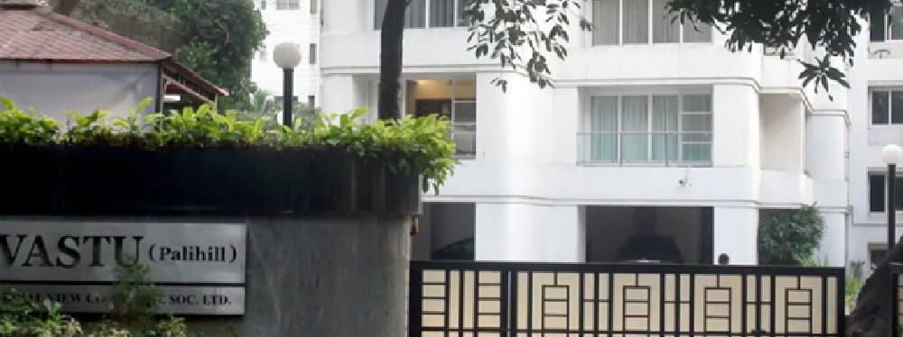 Living Among the Stars: Celebrity Homes and Neighbours in Bandra Pali Hill