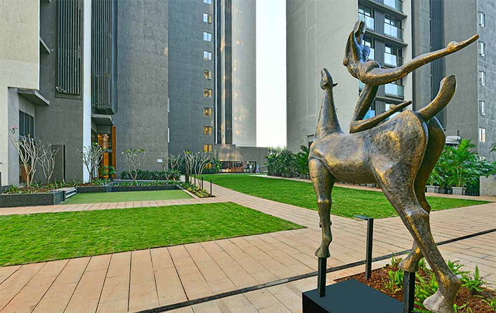 Rustomjee Paramount, Khar West